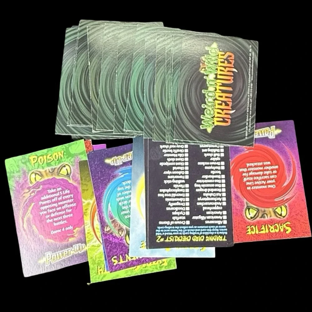 Weird N Wild Creatures Card Lot w/Storage Case 232 Trading Cards & 299 Big Cards
